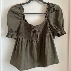 Green puff sleeve top